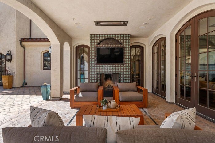 26042 Flintlock, Laguna Hills, CA 92653 26042 Flintlock, Laguna Hills, CA 92653