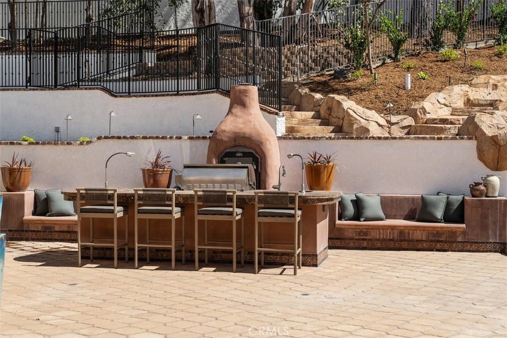26042 Flintlock, Laguna Hills, CA 92653 26042 Flintlock, Laguna Hills, CA 92653