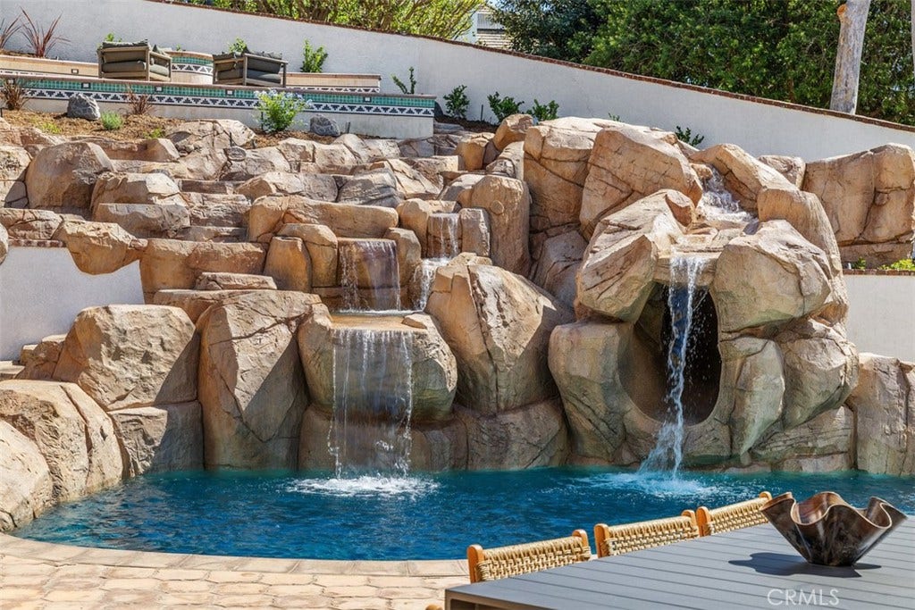 26042 Flintlock, Laguna Hills, CA 92653 26042 Flintlock, Laguna Hills, CA 92653