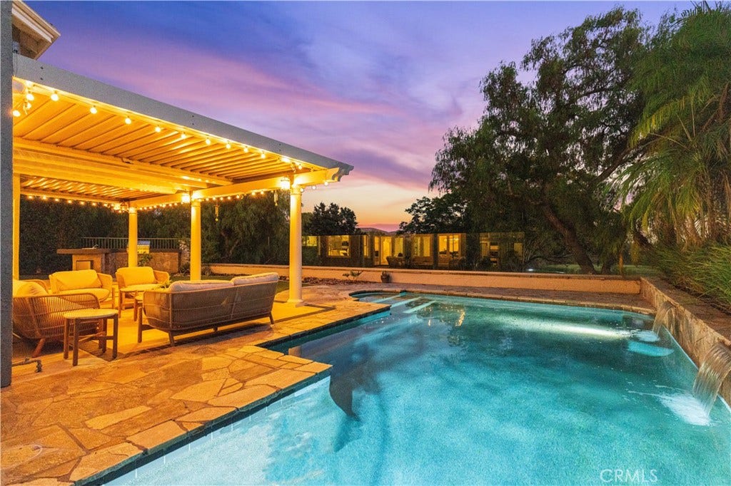 10 Skylark Way, Trabuco Canyon, CA 92679 10 Skylark Way, Trabuco Canyon, CA 92679