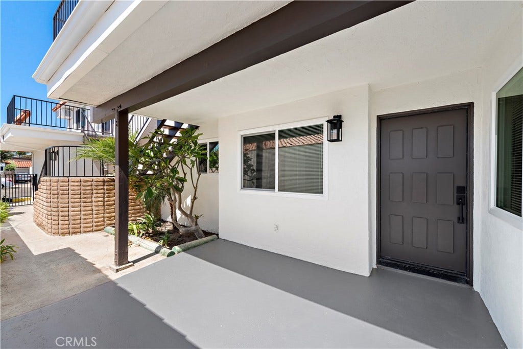 223 Avenida Victoria, San Clemente, CA 92672 Entry to Unit #A