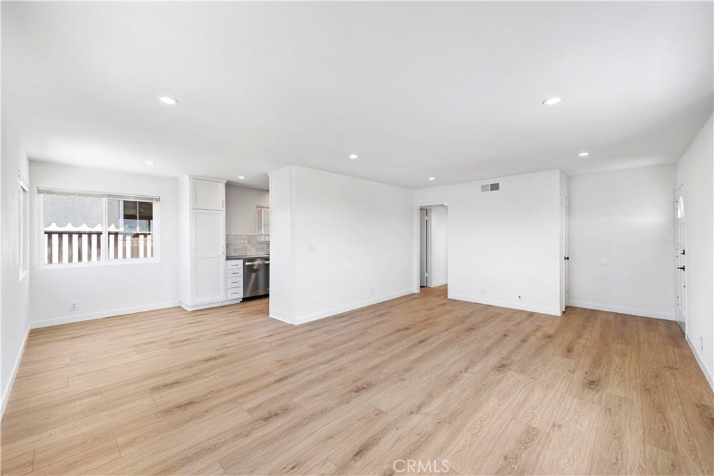 223 Avenida Victoria, San Clemente, CA 92672 Unit #C living room