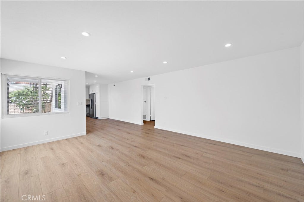223 Avenida Victoria, San Clemente, CA 92672 Unit #A living room