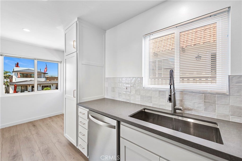 223 Avenida Victoria, San Clemente, CA 92672 Unit #C kitchen
