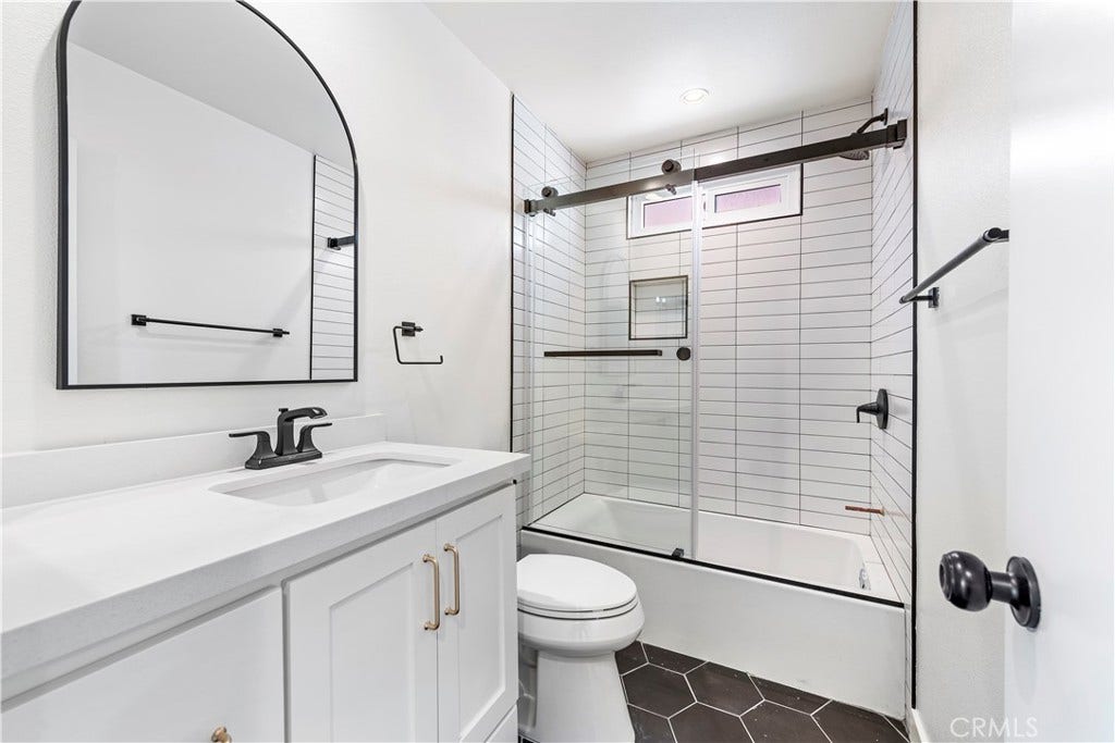 223 Avenida Victoria, San Clemente, CA 92672 Unit #C bathroom #2