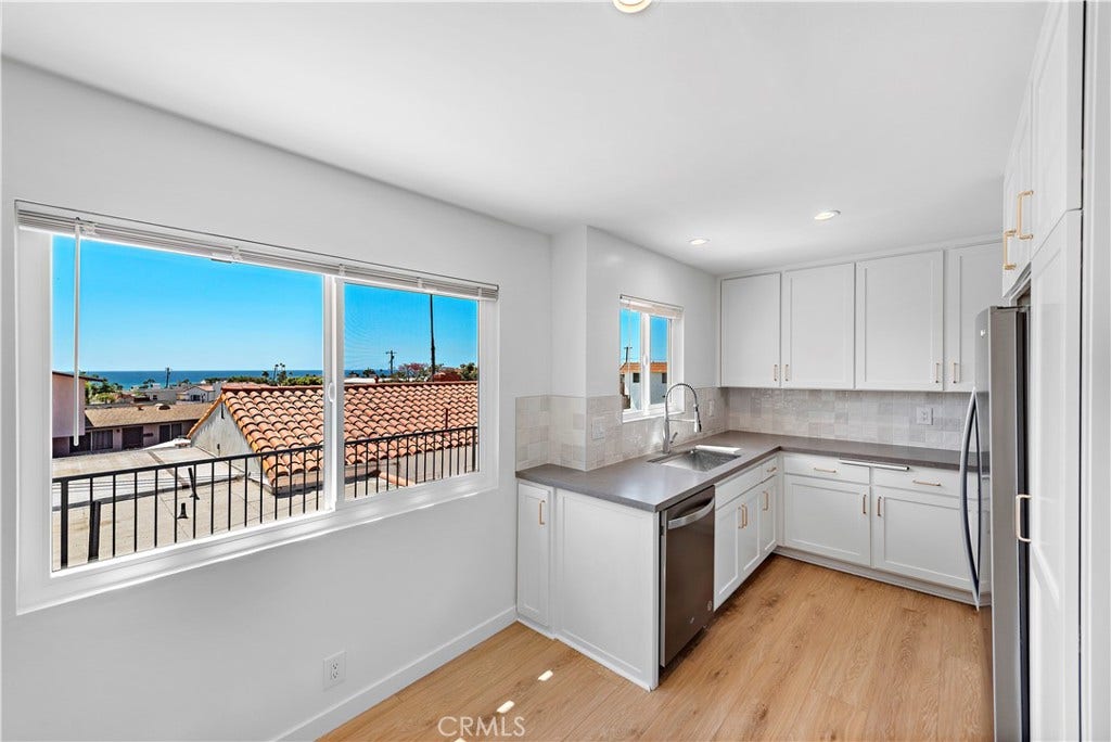 223 Avenida Victoria, San Clemente, CA 92672 Unit #B kitchen