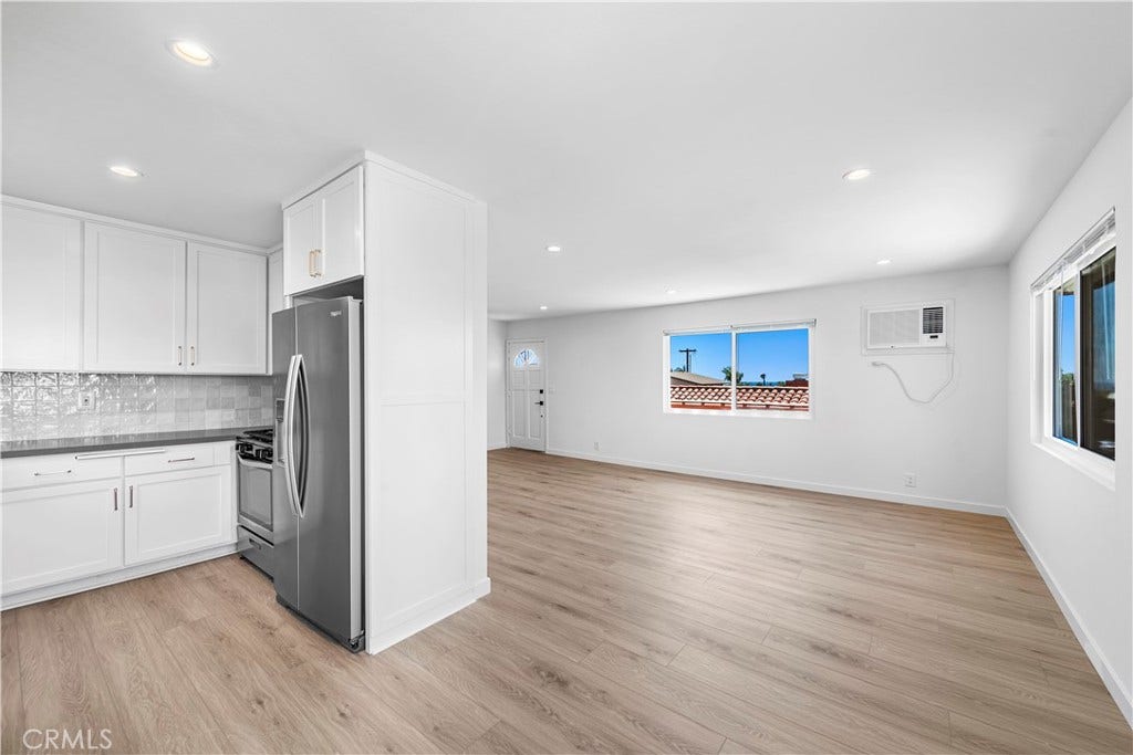223 Avenida Victoria, San Clemente, CA 92672 Unit #C kitchen, dining, living room