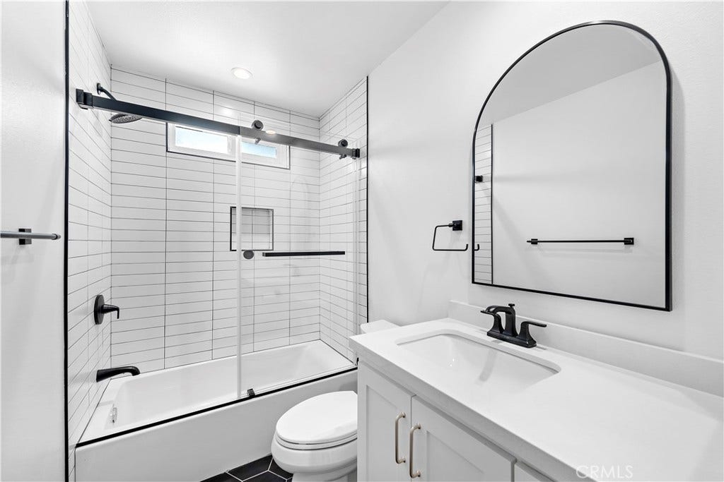 223 Avenida Victoria, San Clemente, CA 92672 Unit #B Bathroom #1