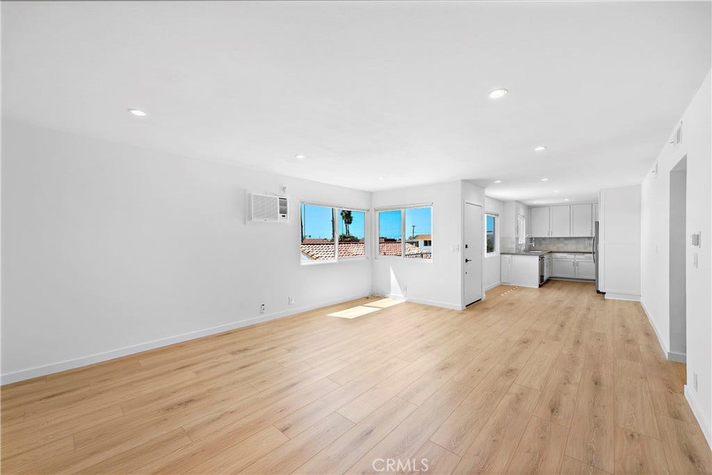 223 Avenida Victoria, San Clemente, CA 92672 Unit #B living room