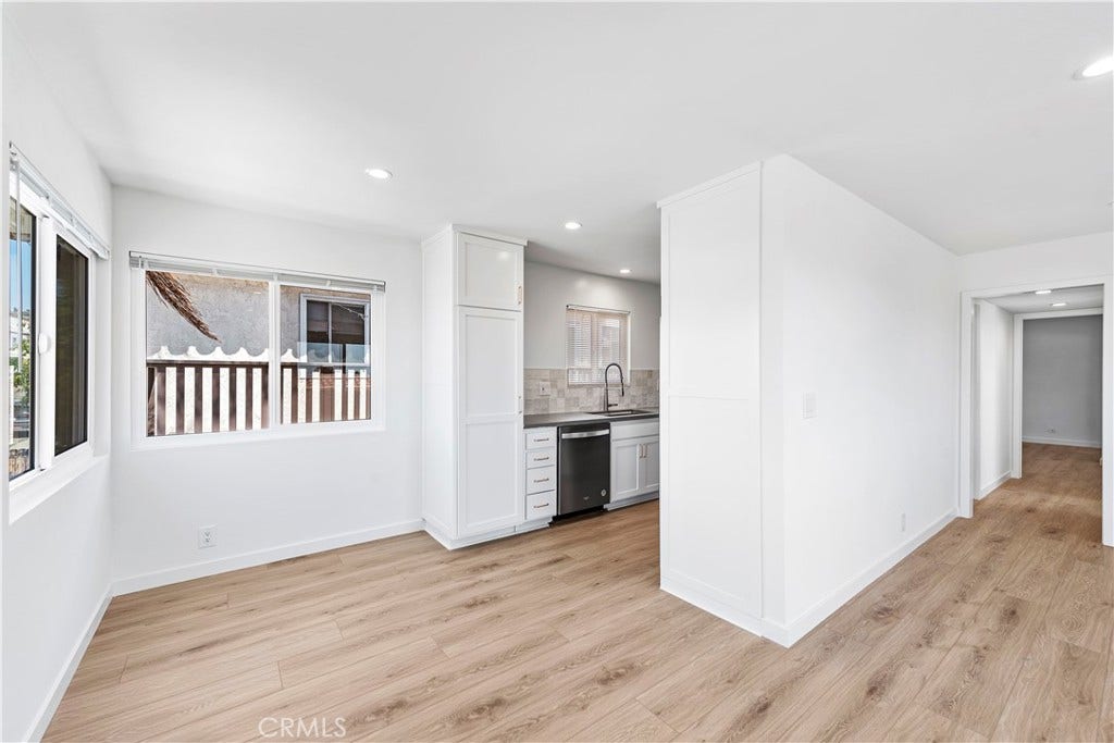 223 Avenida Victoria, San Clemente, CA 92672 Unit #C dining area & kitchen