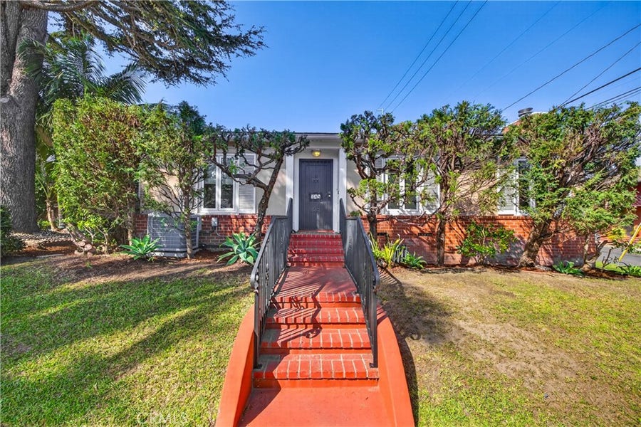 Property photo for 345 Park Avenue, Long Beach, CA