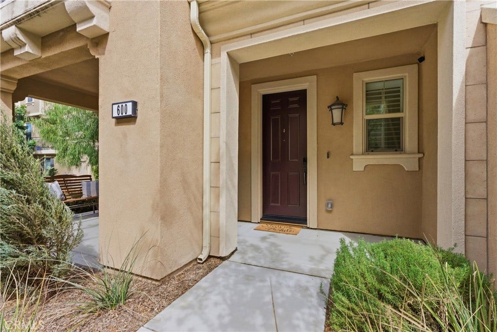 600 Shadowbrook, Lake Forest, CA 92610 600 Shadowbrook, Lake Forest, CA 92610