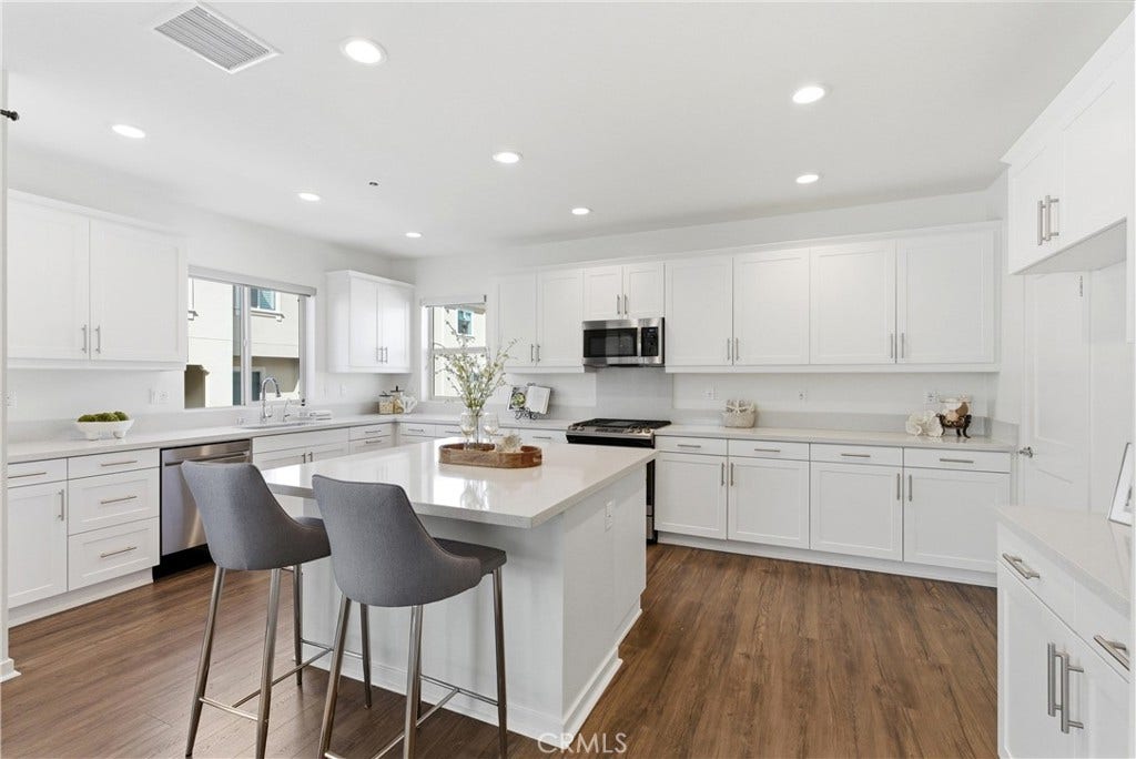 600 Shadowbrook, Lake Forest, CA 92610 600 Shadowbrook, Lake Forest, CA 92610