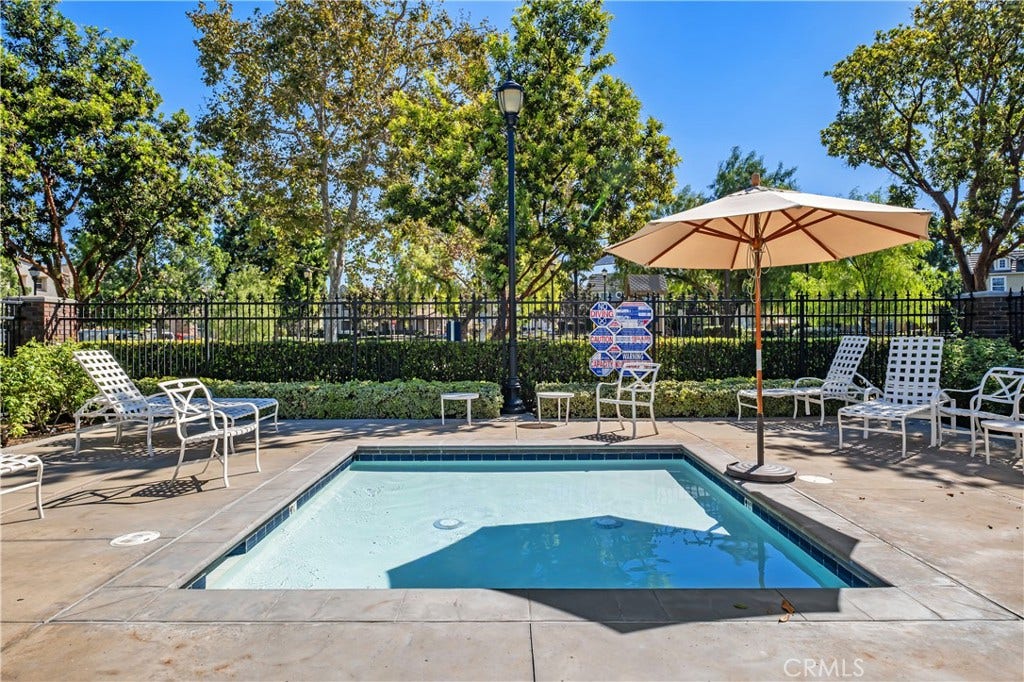 1438 Georgia, Tustin, CA 92782 Kiddie Pool
