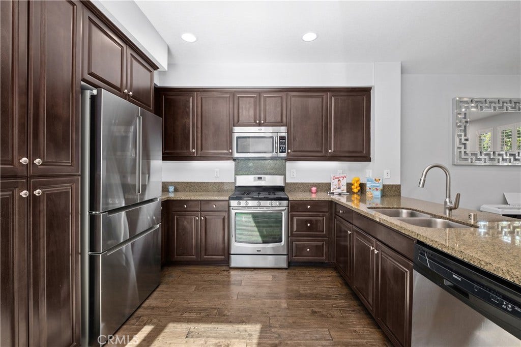 1438 Georgia, Tustin, CA 92782 Stainless Steel Appliances