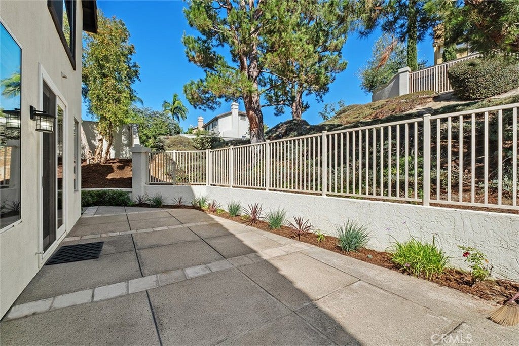 24 Via Gatillo, Rancho Santa Margarita, CA 92688 24 Via Gatillo, Rancho Santa Margarita, CA 92688