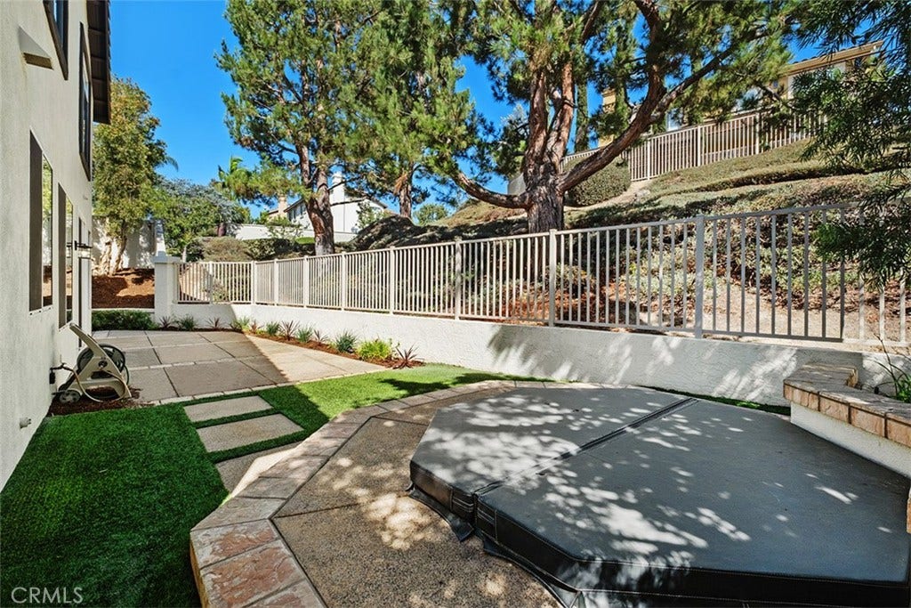 24 Via Gatillo, Rancho Santa Margarita, CA 92688 24 Via Gatillo, Rancho Santa Margarita, CA 92688