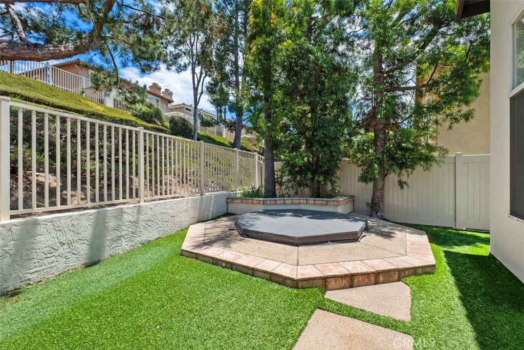 24 Via Gatillo, Rancho Santa Margarita, CA 92688 24 Via Gatillo, Rancho Santa Margarita, CA 92688