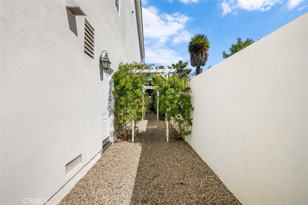 25441 Marina Circle, Mission Viejo, CA 92691 25441 Marina Circle, Mission Viejo, CA 92691