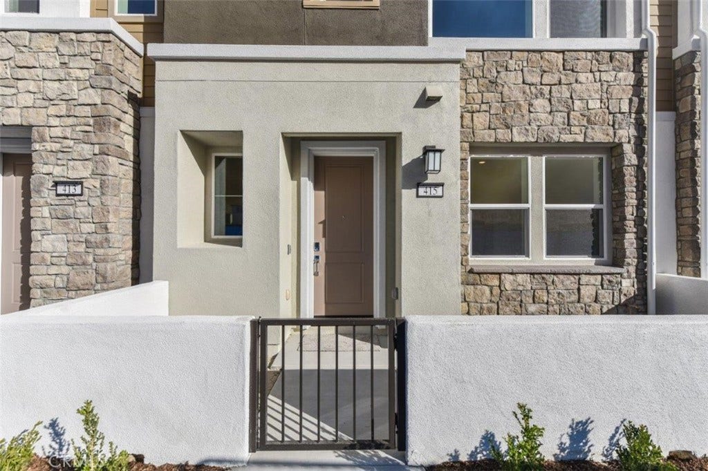 415 Palermo, Lake Forest, CA 92630 415 Palermo, Lake Forest, CA 92630