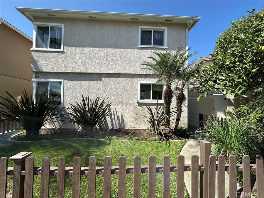 Property photo for 125 Nieto Avenue, #1/2, Long Beach, CA
