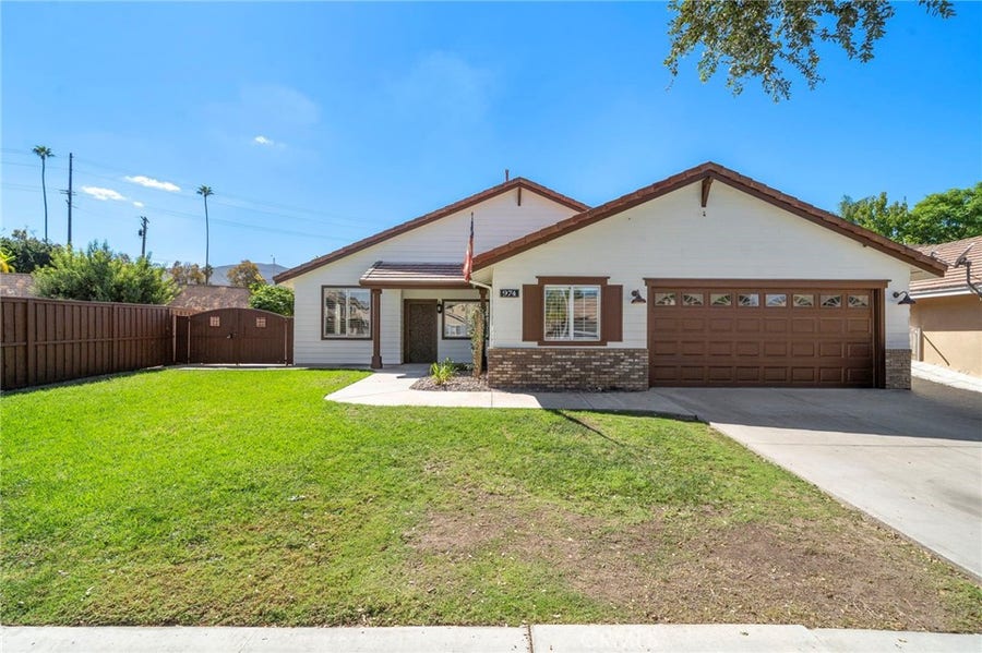 Property photo for 974 Silvercreek Road, Corona, CA