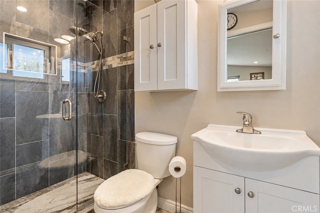200 Wake Forest, Costa Mesa, CA 92626