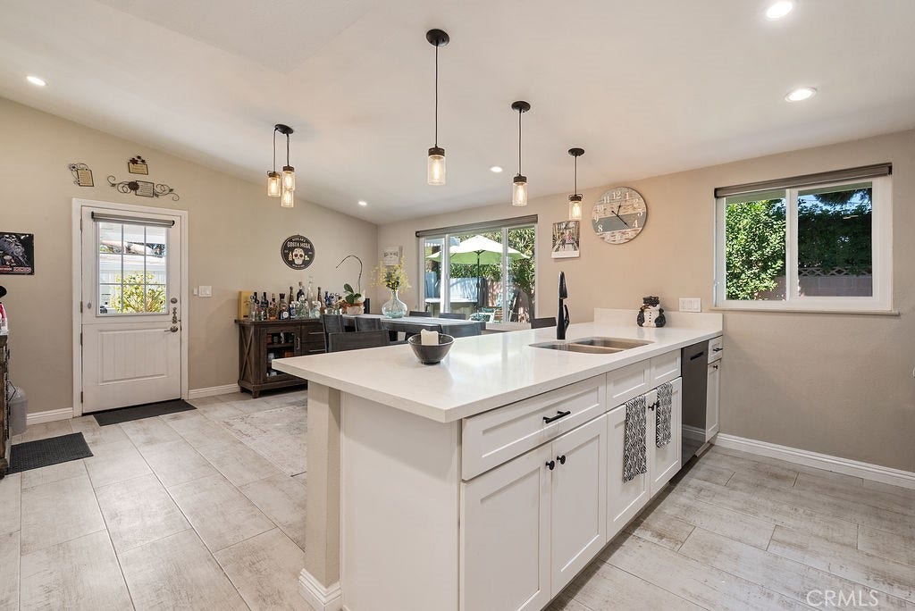 200 Wake Forest, Costa Mesa, CA 92626