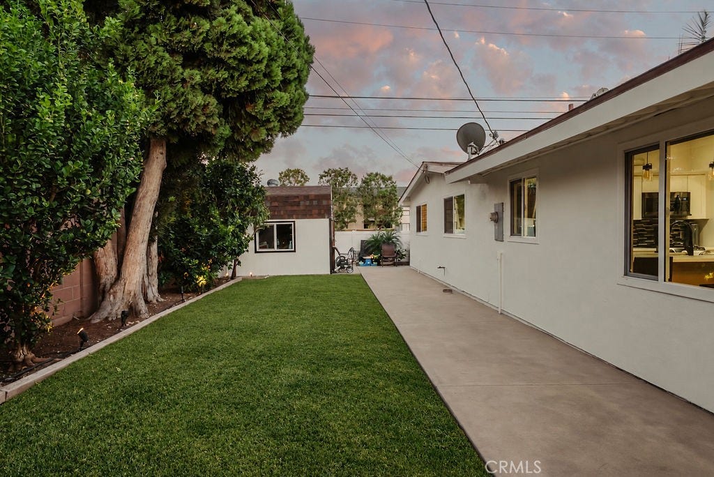 200 Wake Forest, Costa Mesa, CA 92626