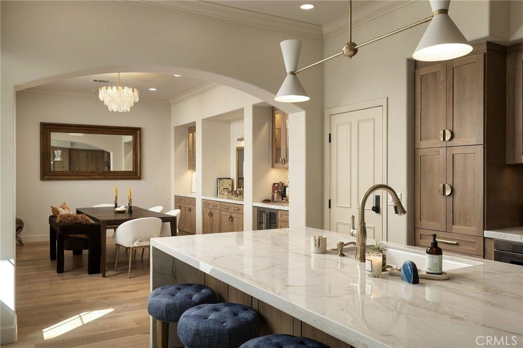 21255 Lorca Circle, Huntington Beach, CA 92648