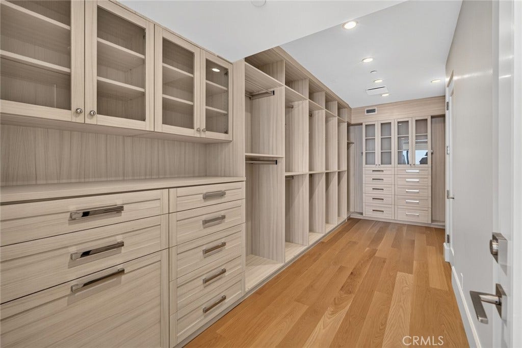 33 Bay Drive, Laguna Beach, CA 92651