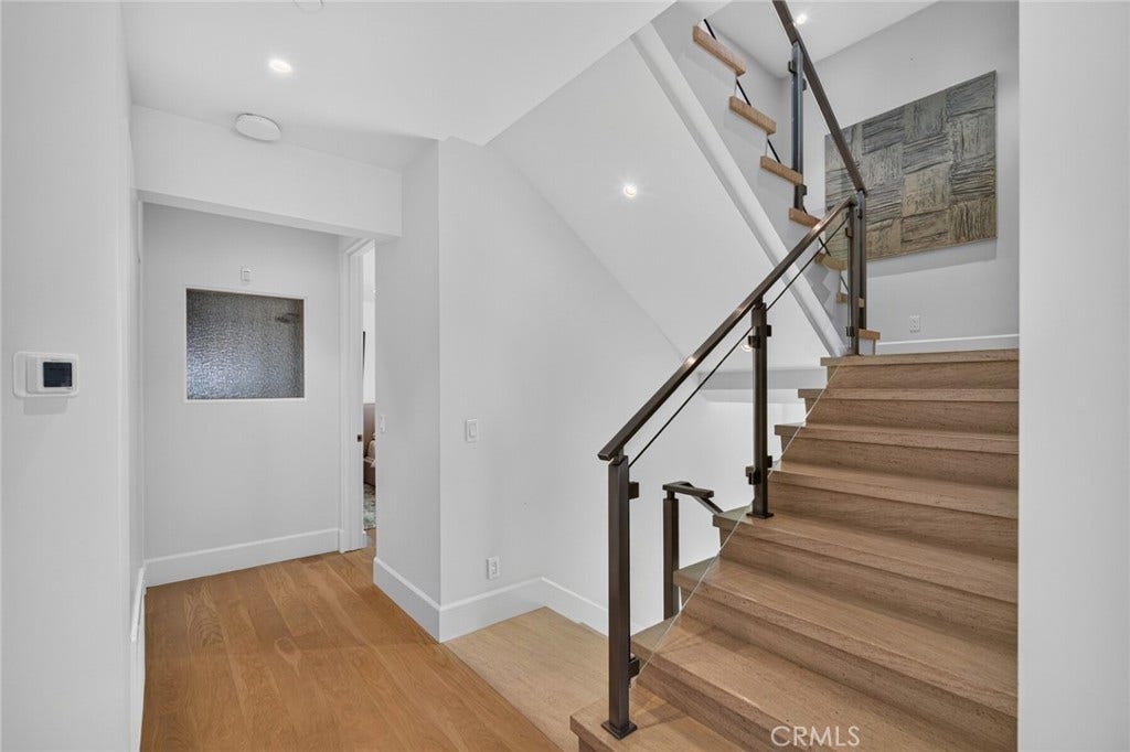 33 Bay Drive, Laguna Beach, CA 92651