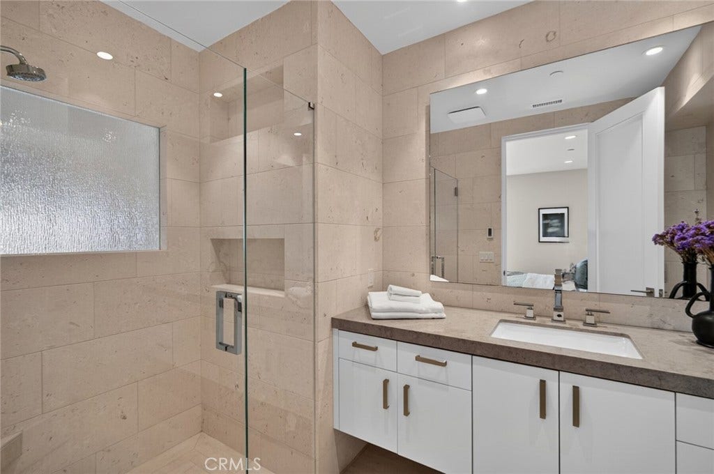 33 Bay Drive, Laguna Beach, CA 92651