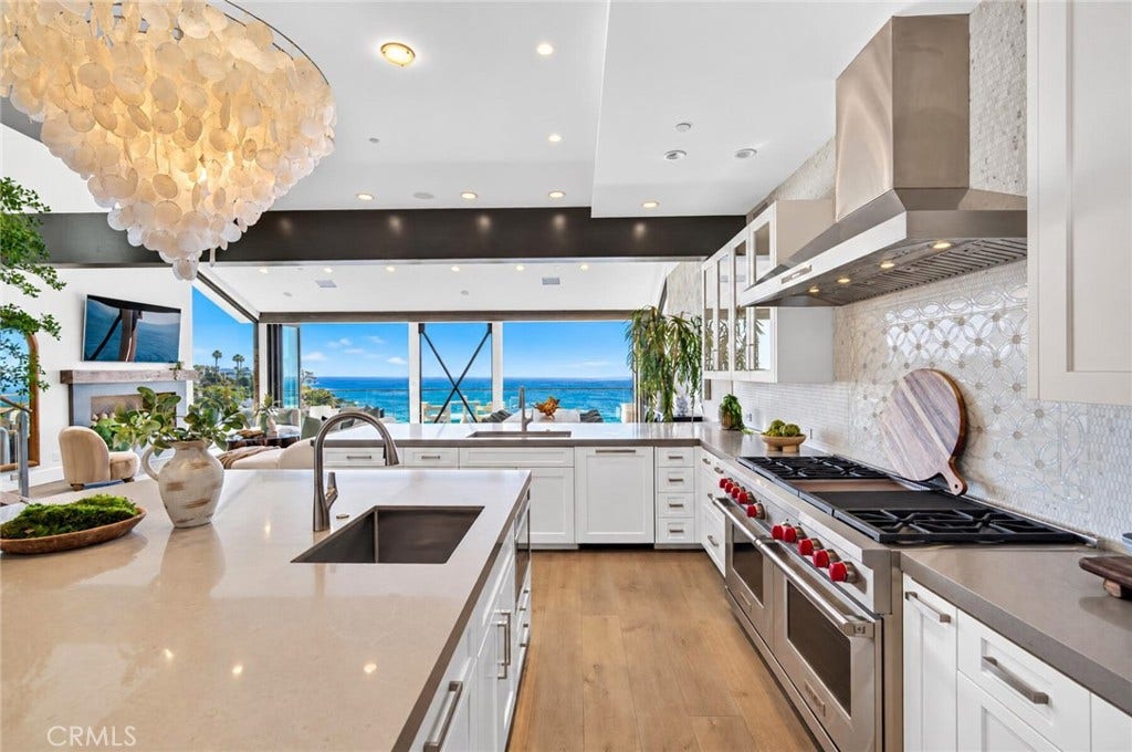 33 Bay Drive, Laguna Beach, CA 92651