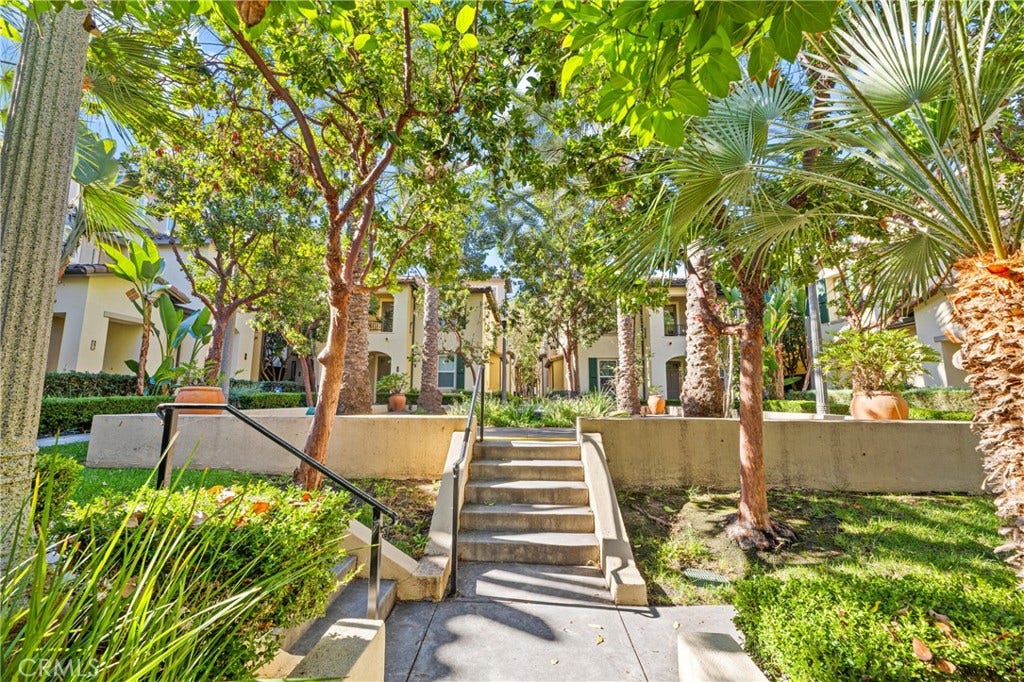 32 Perennial, Irvine, CA 92603 32 Perennial, Irvine, CA 92603