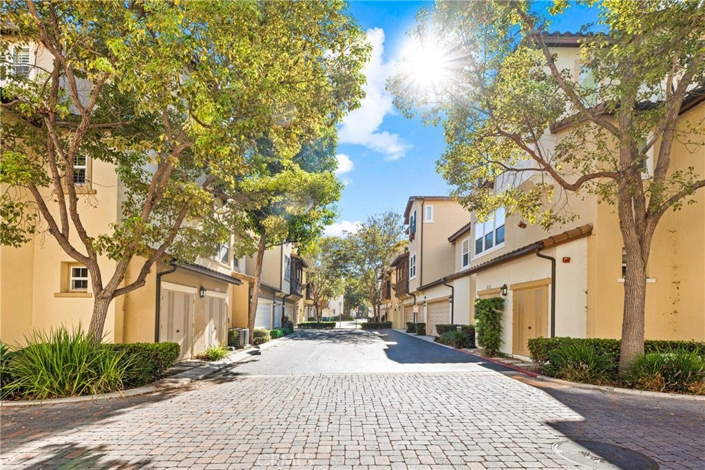 32 Perennial, Irvine, CA 92603 32 Perennial, Irvine, CA 92603