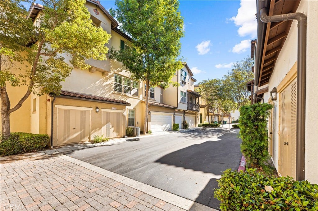 32 Perennial, Irvine, CA 92603 32 Perennial, Irvine, CA 92603