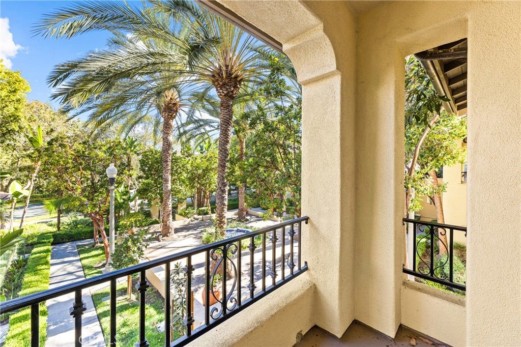 32 Perennial, Irvine, CA 92603 32 Perennial, Irvine, CA 92603