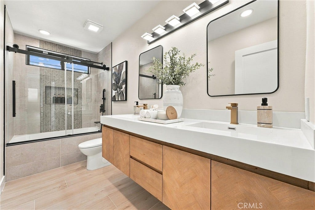 24396 Calle Pequeno, Lake Forest, CA 92630 Upstairs full bathroom