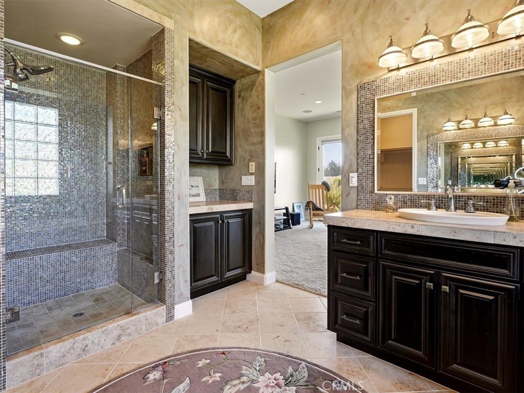 918 Jordan Court, Nipomo, CA 93444 Master Bath