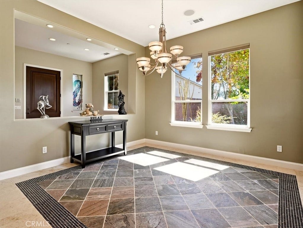 918 Jordan Court, Nipomo, CA 93444 Dining Room looking towards entry
