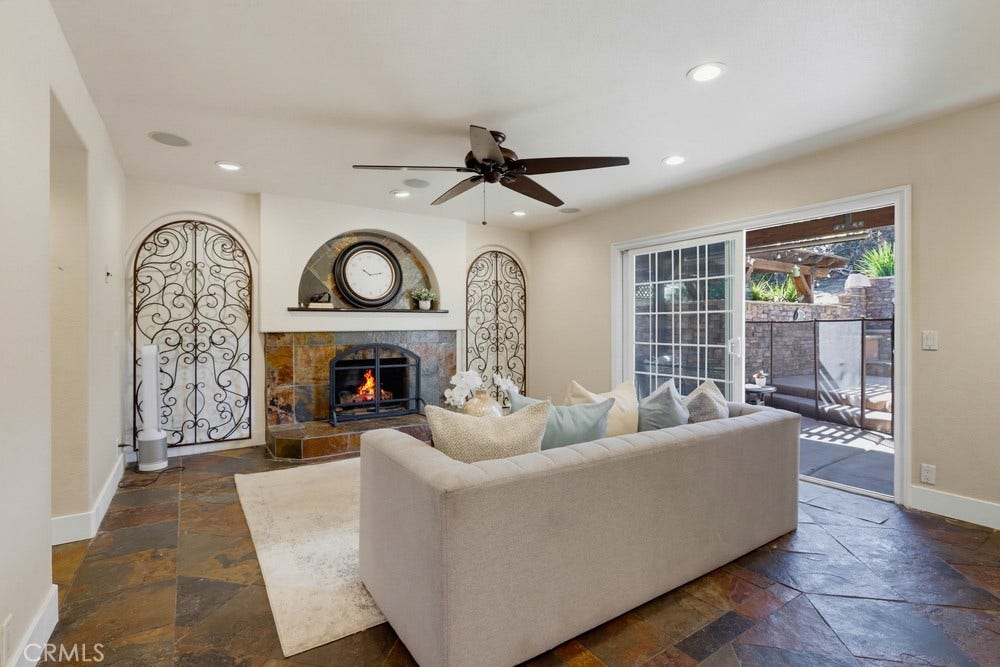 5550 E Edgemar, Anaheim, CA 92807
