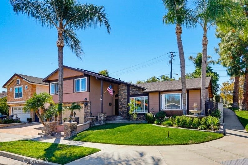 5550 E Edgemar, Anaheim, CA 92807