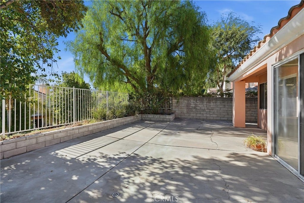 25810 Browning Place, Stevenson Ranch, CA 91381 Backyard