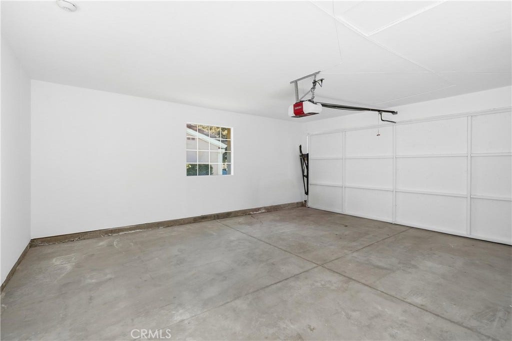25810 Browning Place, Stevenson Ranch, CA 91381 Garage