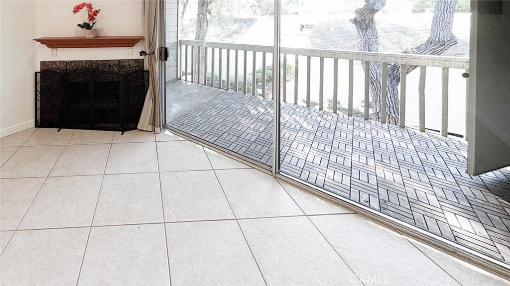 23472 Cambridge Road, #297, Yorba Linda, CA 92887 Beautiful patio floor, ready for morning coffe and evening drink.