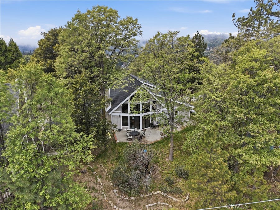 Property photo for 1170 Klondike, Lake Arrowhead, CA