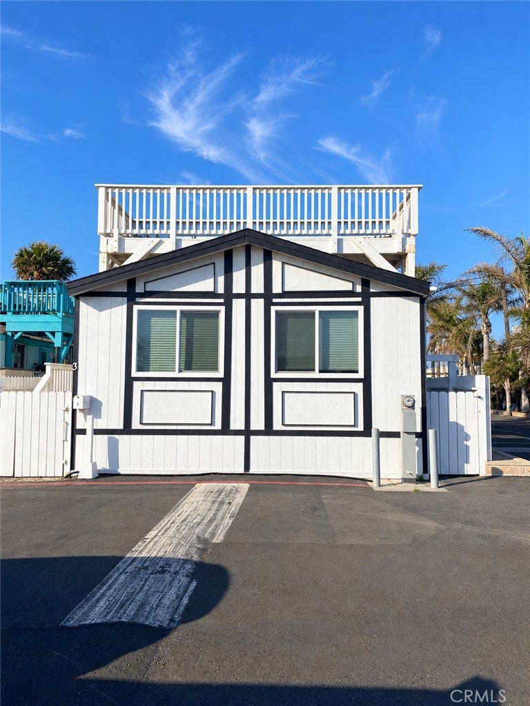 21752 Pacific Coast, Huntington Beach, CA 92646