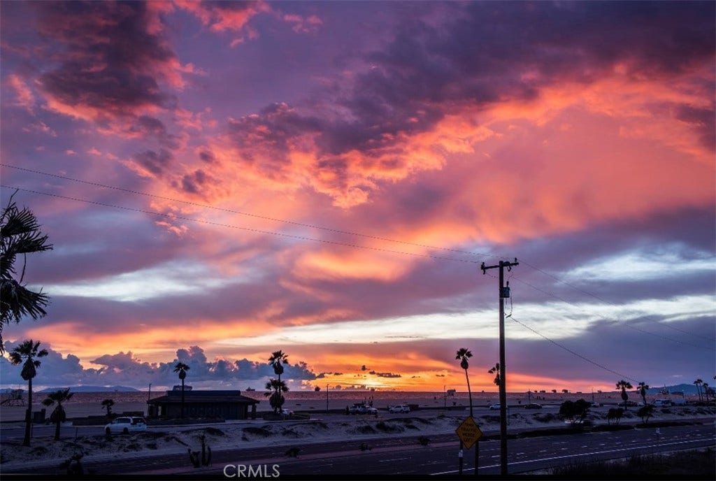 Sunset Views right from your rooftop or Living room