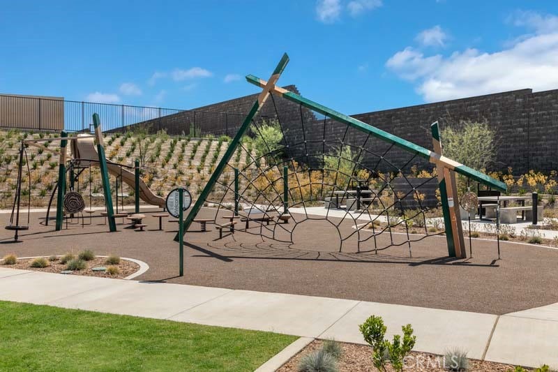 15881 Blue Copper Way, Fontana, CA 92336